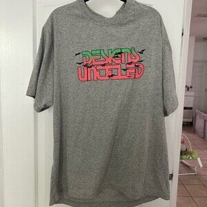 Designs Untitled Tee SZ L